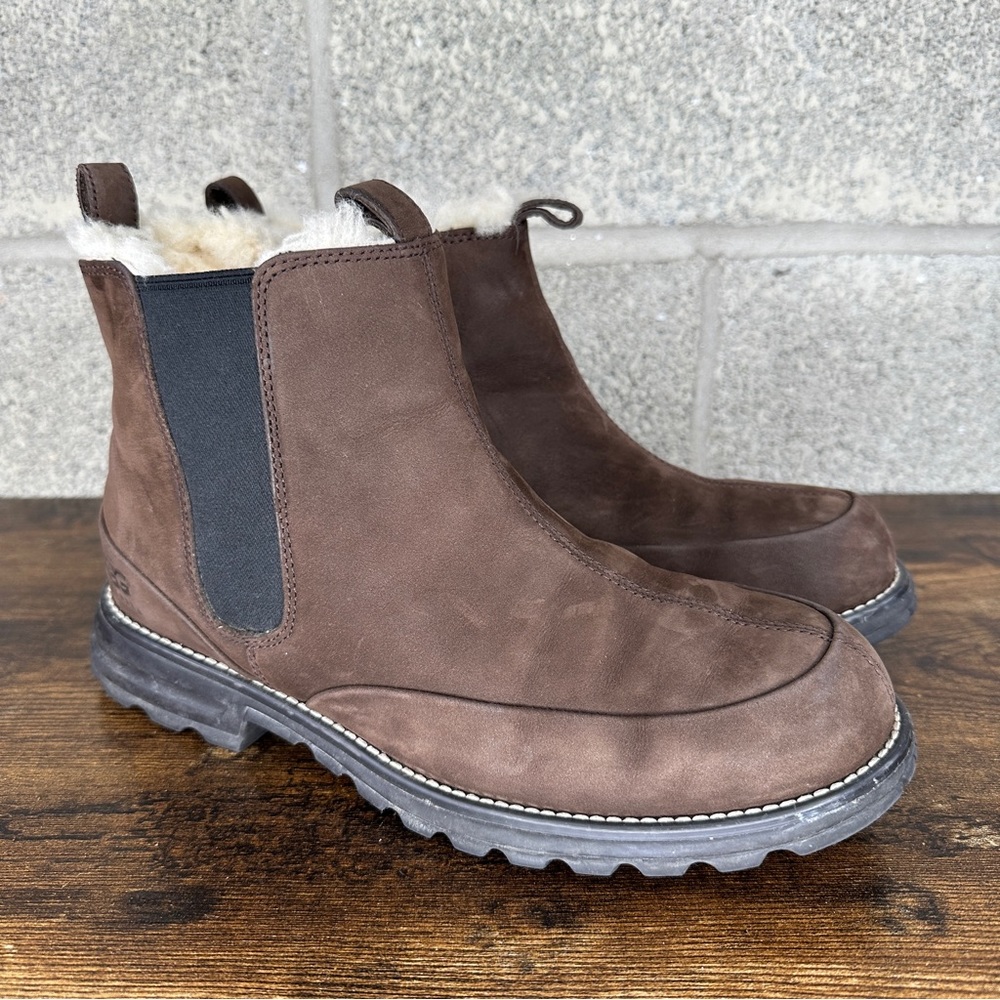 Ugg Chelsea Nubuck Brown Leather Booties Shearling Fur Lined Shoes Boots 9